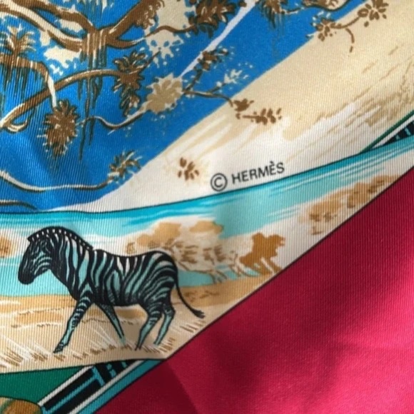Hermes Tropiques silk scarf featuring gorgeous floral and wildlife motifs 35” - Picture 2 of 8